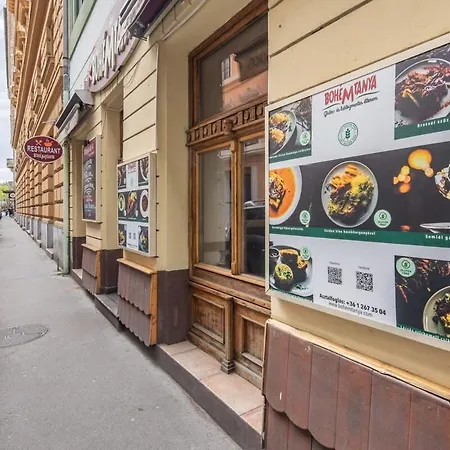 Ultra Central For Solo Traveller - Air Con Budapest Exterior photo