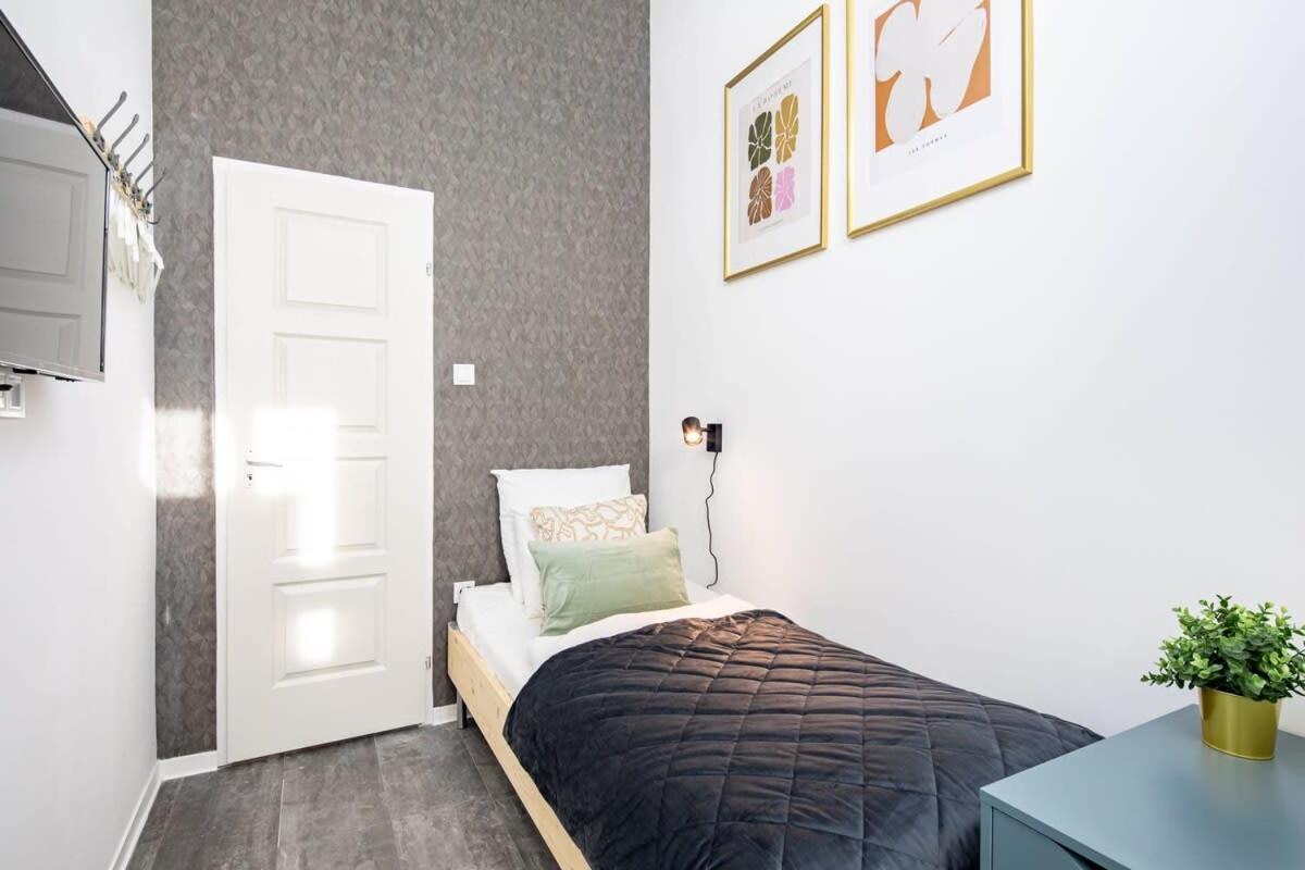 Ultra For Solo Traveller - Air Con Apartment *